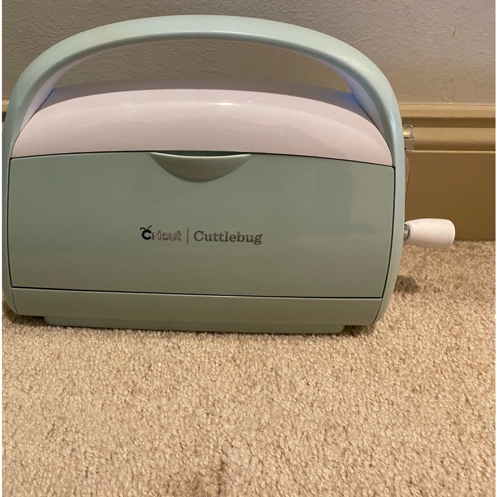 Cricut Cuttlebug die-cut embossing machine and accessories.  Templates